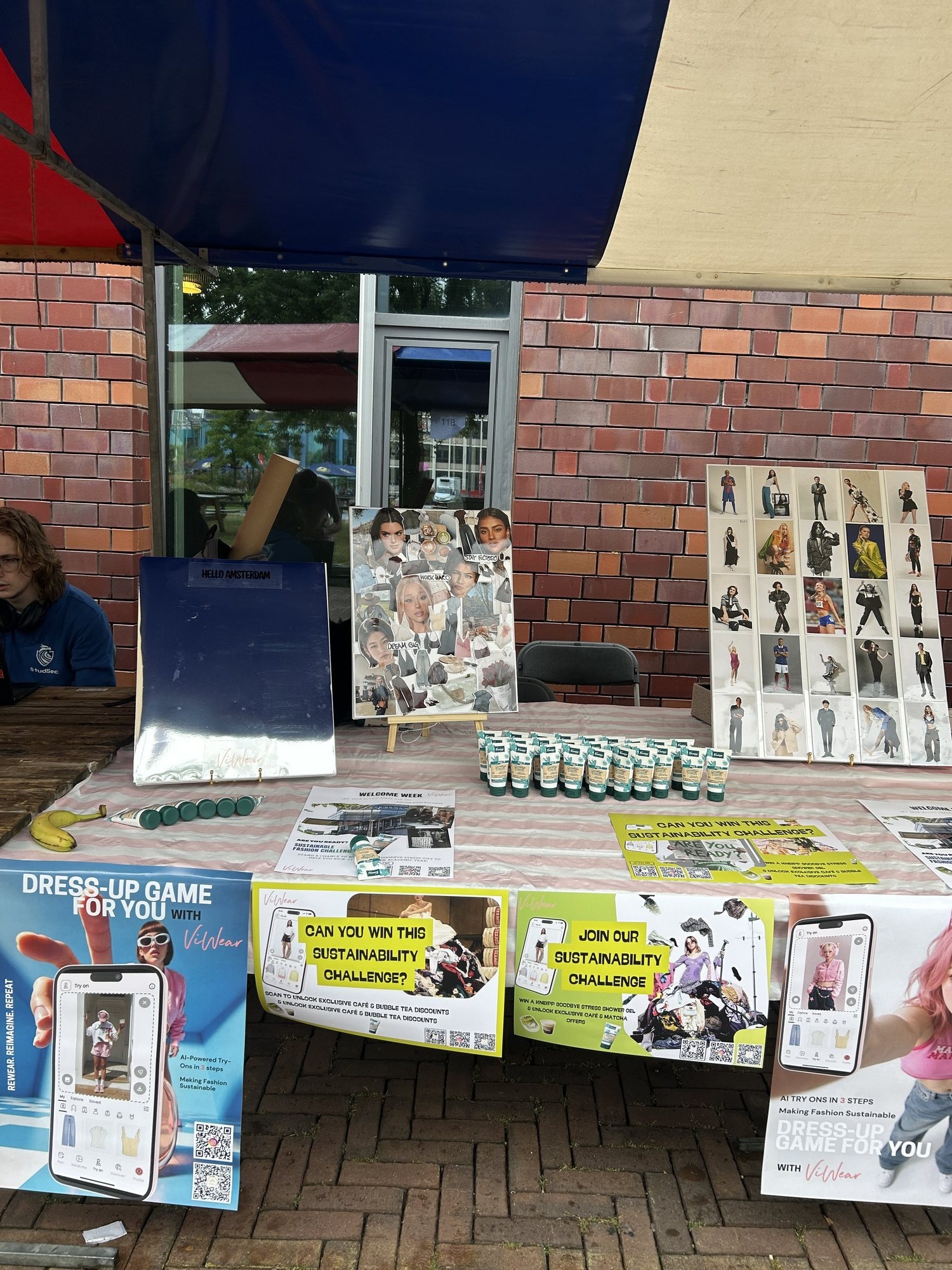ViWear sustainability challenge stand at Vrije Universiteit Amsterdam Welcome Week